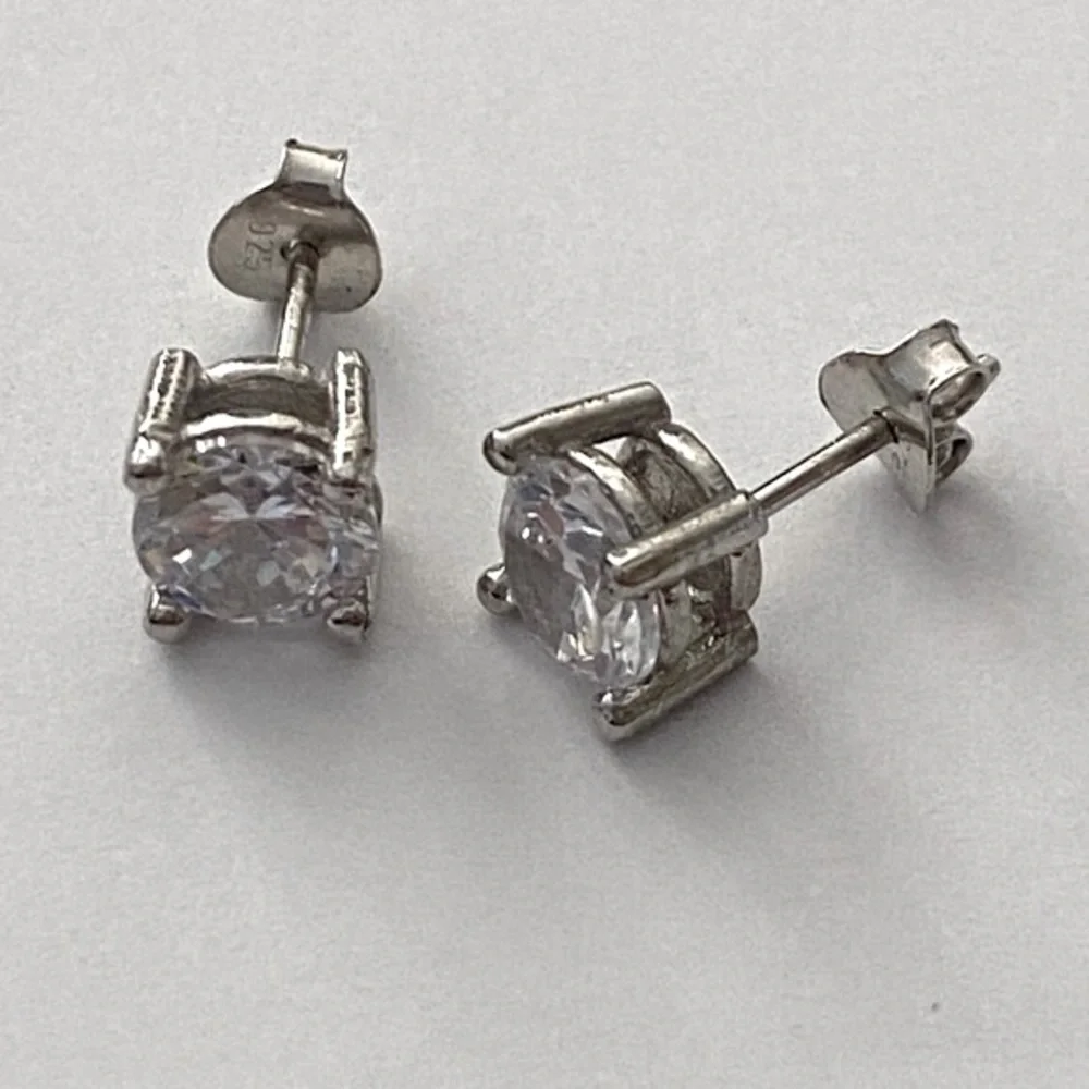 925 Silver 6mm cz cubic zirconia stunning earrings